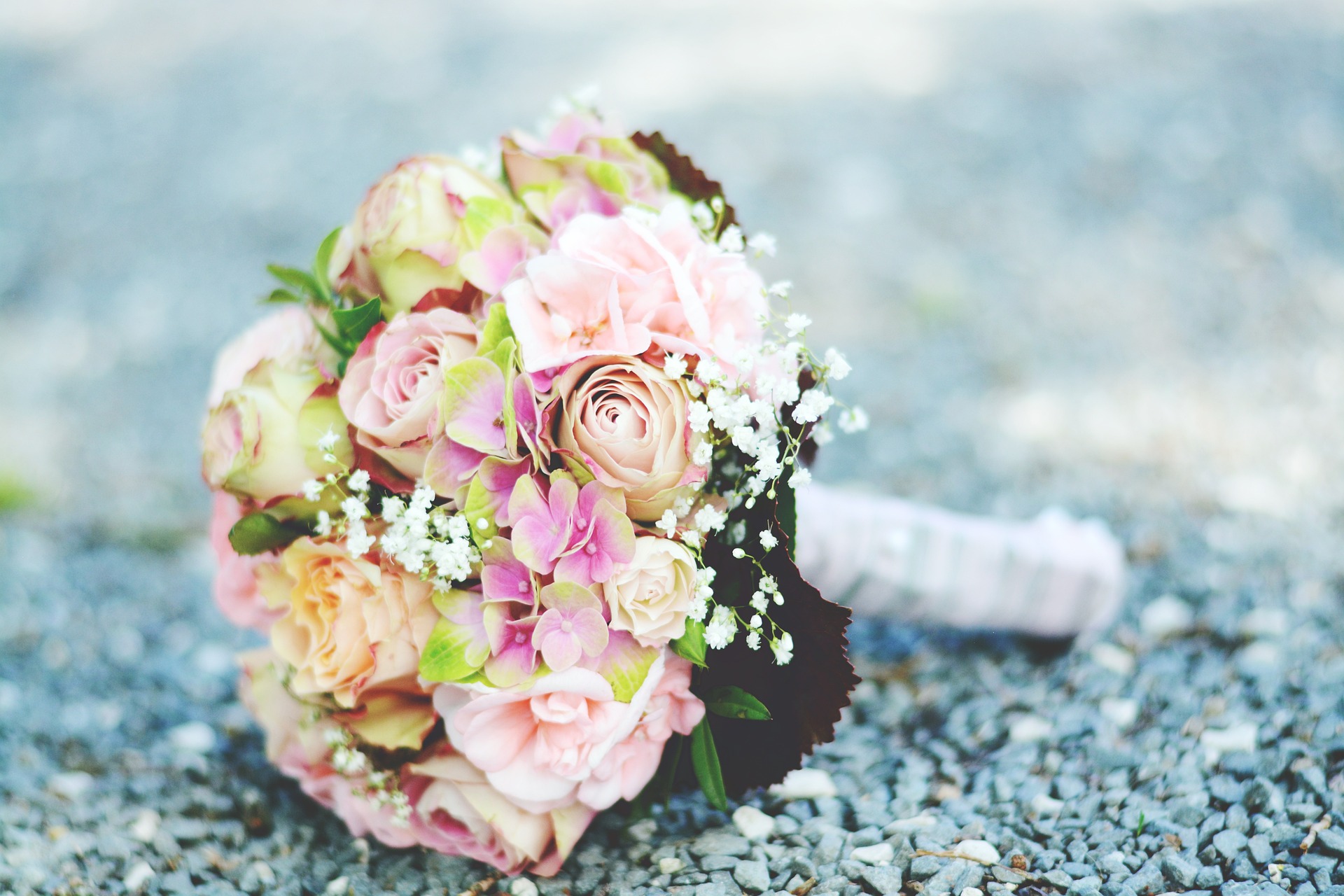 Choosing the Right Wedding Bouquet